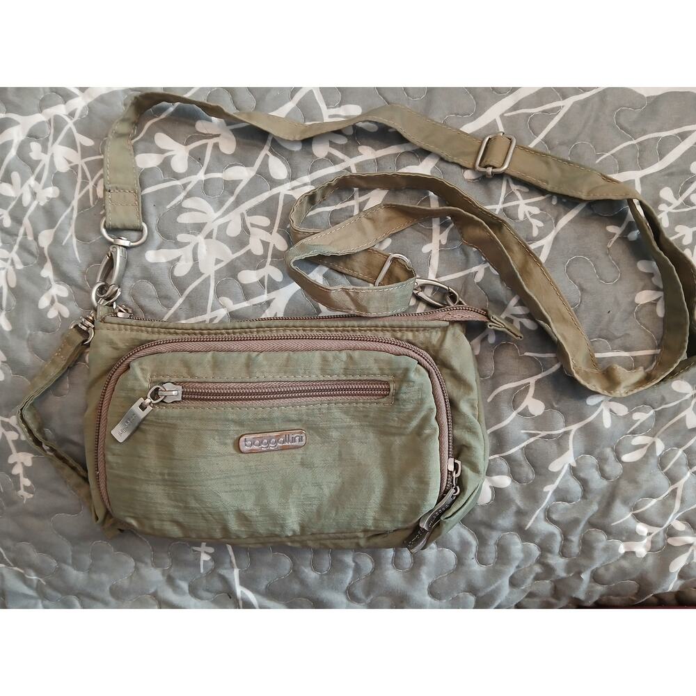 Baggallini women's vintage purse green